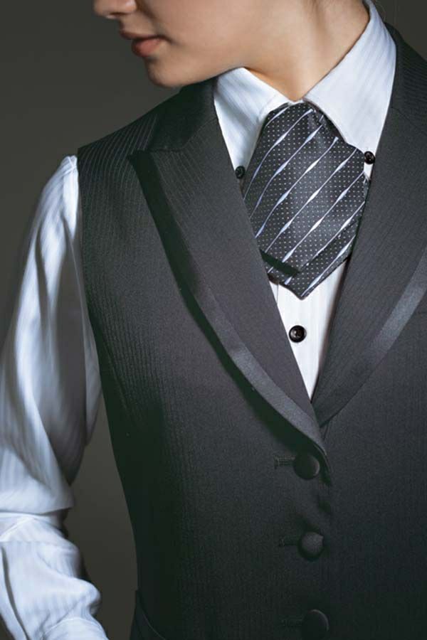 女性衿付きべスト　ネクタイ