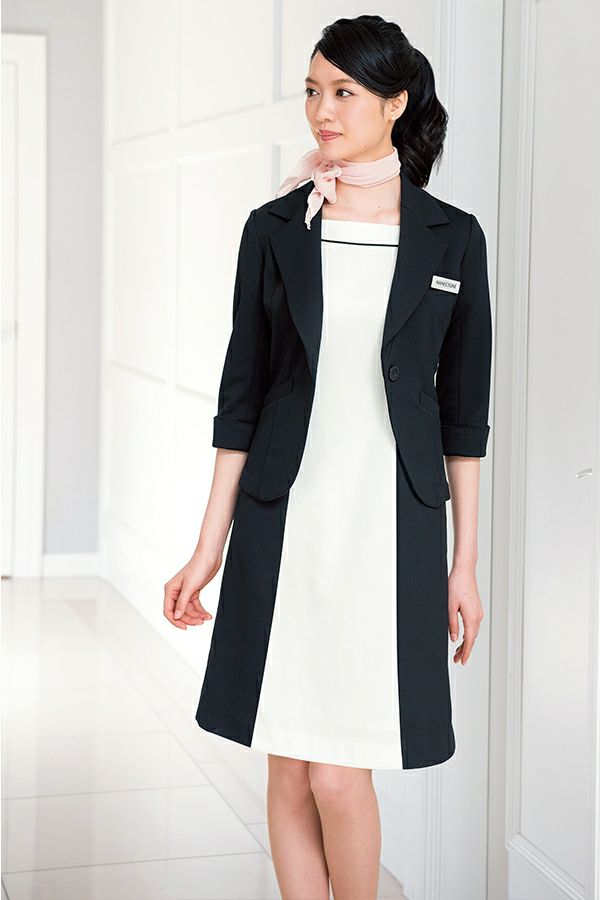 ワンピース半袖　ジャケット　スカーフ