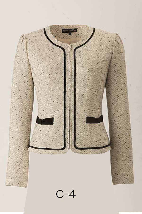 ジャケット　ベージュ