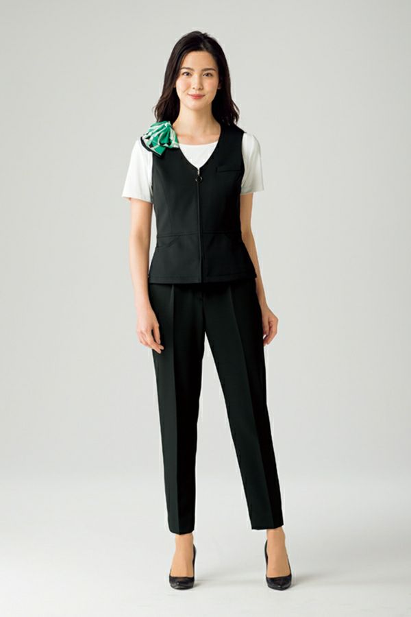 テーパードパンツ　べスト