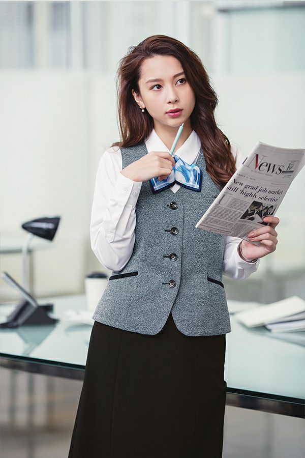 ベスト（ツイード）　モデル着用　スカートスタイル