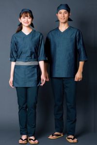テーパードパンツ［男女兼用］　全身