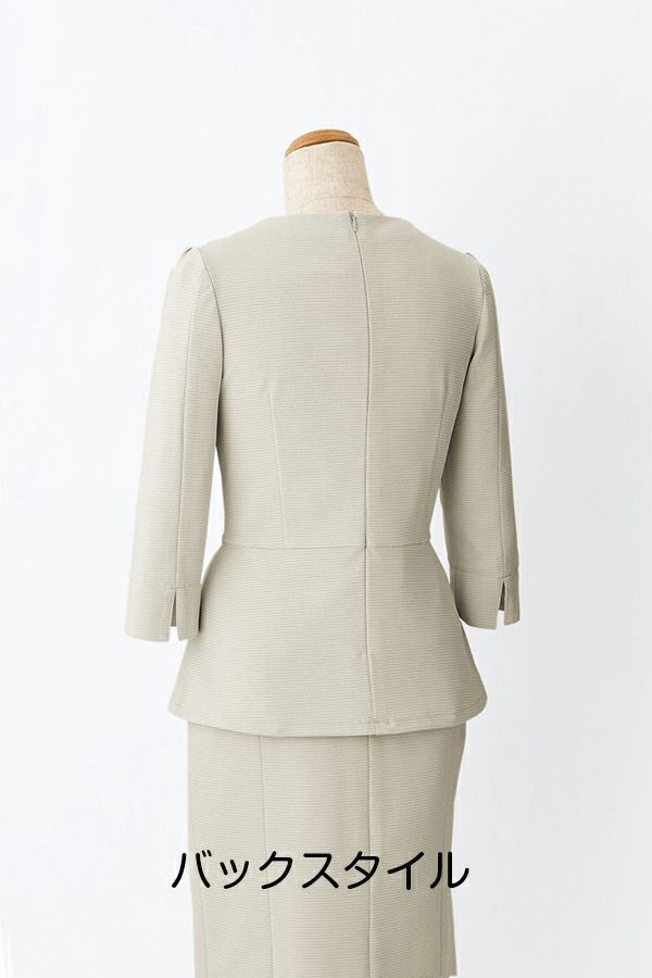 プルオーバートップス　バックスタイル