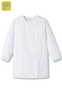 女性白衣　長袖　正面