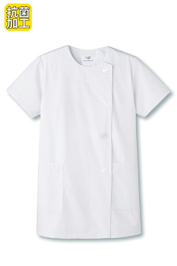 女性　白衣　半袖